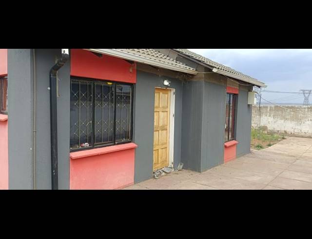 2 BEDROOM HOUSE FOR SALE IN PROTEA GLEN EXT